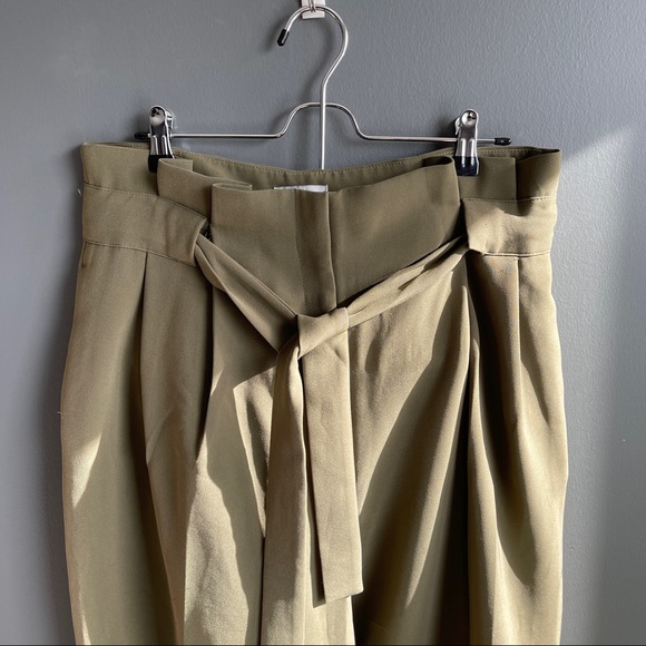 Khaki green clothes - Picture 3 of 5
